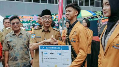 Gubernur Rahmat Mirzani Djausal Lepas Mahasiswa Program Magang Internasional ke Taiwan