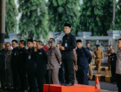 Sekdaprov Marindo Kurniawan  Pimpin Apel Pembinaan Satpol PP