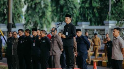 Sekdaprov Marindo Kurniawan  Pimpin Apel Pembinaan Satpol PP