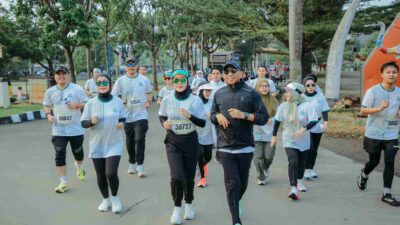 Gubernur Rahmat Mirzani Djausal Bersama Ketua Umum BPP Hipmi Akbar Himawan Buchari Meriahkan Half Marathon Lampung 2026
