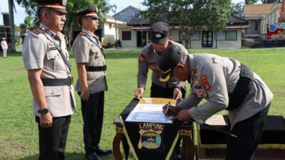 Polres Way Kanan Gelar Upacara Sertijab Kabag SDM dan Kapolsek Umpu Semenguk