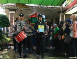 Polda Lampung Berduka, Kapolda Hadiri Upacara  Pemakaman Angota Gugur Dalam Tugas