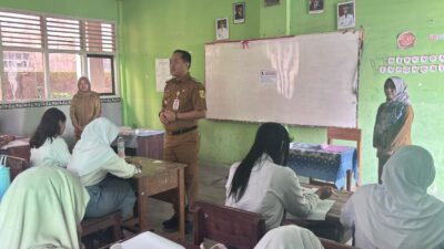 Kadisdikbud Kawal eks Siswa SMA Siger ke sekolah Baru ,pastikan Tak ada Anak Putus Sekolah.