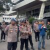 Brimob Lampung Amankan Aksi unjuk Rasa Aliansi Lampung Tarik Mandat di Kantor DPRD Lampung.
