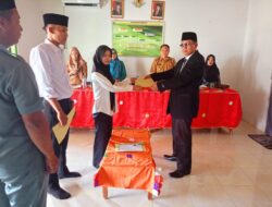 Camat Negeri Agung Hadiri Pelantikan Aparatur Dua Kampung, Tekankan Disiplin dan Pelayanan Prima