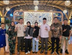 Kisah Sikembar yang diKunjungi  Mukhlis Basrii ( MB ) Anggota DPR RI ,Terharu Atas  Diterimanya di UI.