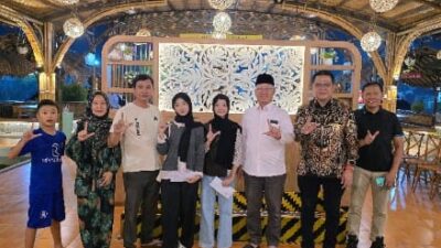 Kisah Sikembar yang diKunjungi  Mukhlis Basrii ( MB ) Anggota DPR RI ,Terharu Atas  Diterimanya di UI.