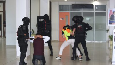 Latihan Stimulasi Penanggulangan Huru hara di Bandara Raden Inten II.