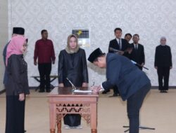 Rektor Lantik dan Ambil Sumpah Jabatan Fungsional