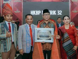 Gubernur Mirza Terima Penghargaan dari HKBP atas Kepemimpinan dan Dedikasi Perkuat Kerukunan di Lampung
