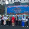 Wakil Gubernur Lampung Jihan Nurlela Serahkan Penghargaan  Peserta Terbaik Tapis Karnaval 2026
