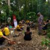 Polsek Baradatu Bersama Masyarakat Gelar Bakti Religi di Makam Tua Gedung Rejo
