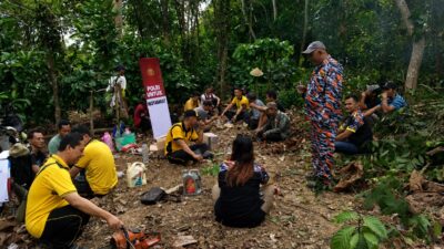Polsek Baradatu Bersama Masyarakat Gelar Bakti Religi di Makam Tua Gedung Rejo