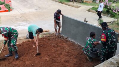 KODIM 0427/WAY KANAN BANGUN SARANA SUMUR BOR, WUJUD KEPEDULIAN TNI TERHADAP AIR BERSIH