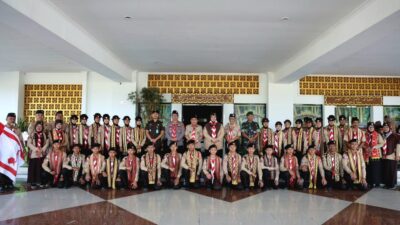 Umi Laila Pimpin Apel Pelepasan Kontingen Kwarcab Pringsewu Jambore Nasional XII