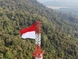 Pengibaran Merah Putih di Menara 74 Meter, Puslatpurmar 8 Teluk Ratai Kobarkan Semangat kemerdekaan RI ke -81.