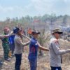 Sinergi Cegah Karhutla, Polres bersama TNI dan Pemkab Way Kanan Padamkan Titik Api di Tanjung Sari