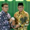 Gubernur Mirza Raih Anugerah Pembangunan Terpuji,Kategori Inovasi Pendidikan dan Pemberdayaan Sumberdaya Manusia