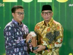 Gubernur Mirza Raih Anugerah Pembangunan Terpuji,Kategori Inovasi Pendidikan dan Pemberdayaan Sumberdaya Manusia