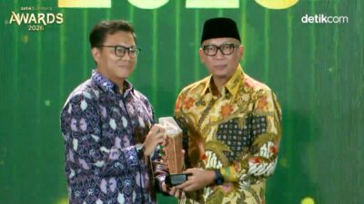 Gubernur Mirza Raih Anugerah Pembangunan Terpuji,Kategori Inovasi Pendidikan dan Pemberdayaan Sumberdaya Manusia