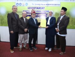 Prof. Rudy Serahkan Berkas Pendaftaran Bacarek Unila Periode 2027 – 2031
