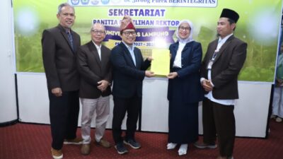 Prof. Rudy Serahkan Berkas Pendaftaran Bacarek Unila Periode 2027 – 2031