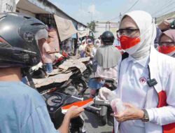 Peduli Warga Terdampak Abu Vulkanik, Purnama Wulan Sari Bagikan 10.000 Masker