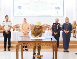 Bupati Nanda Indira Rapat Koordinasi  Pembentukan Gugus Tugas  dan Penanda tanganan Kesepakatan Bersama