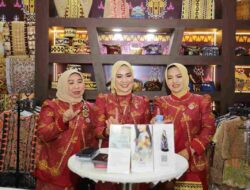Purnama Wulan Sari Mirza  Melepas Atlet Senam Ritmik kebanggaan Provinsi Lampung, Tri Wahyuni