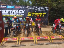 Hari Pertama Grasstrack Sirkuit Lembah Kencana Berlangsung Seru dan Semarak
