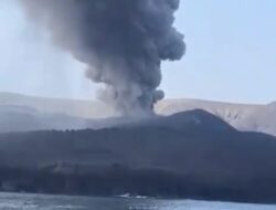 Gunung Anak Krakatau Meletus, Abu Vulkanik Tersebar hingga Pesisir Barat Lampung, Lambar?