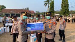 Tingkatkan Pelayanan dan Kesiapsiagaan Karhutla, Polres Way Kanan Salurkan PC AIO hingga Peralatan Pemadam ke Polsek Jajaran