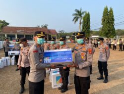 Tingkatkan Pelayanan dan Kesiapsiagaan Karhutla, Polres Way Kanan Salurkan PC AIO hingga Peralatan Pemadam ke Polsek Jajaran