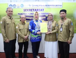 Prof. Anna Gustina Zainal Serahkan Berkas Pendaftaran Bacarek Unila Periode 2027 – 2031