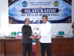 Rektor Unila Serahkan SK Plt Kepala BPU Unila