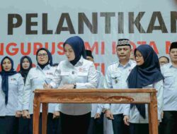 Purnama Wulan Sari Mirza Lantik Pengurus PMI Kota Metro Masa Bakti 2026-2031