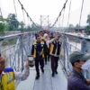Jembatan Gantung Yang Menghubungkan  Kecamatan Pringsewu Dengan Kecamatan Sukoharjo,Di Resmikan Riyanto Pamungkas