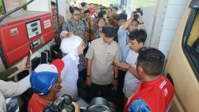Sidak “Besar-Besaran” ke SPBU, Putri Zulhas Ungkap Berbagai Macam Persoalan Anggota DPR RI Putri Zulhas bersama Gubernur Rahmat Mirzani Djausal saat meninjau SPBU.