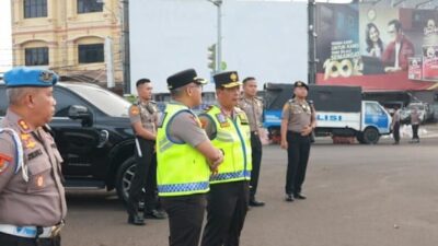 Brigjen Pol. Yustan Alpiani Kapolda Lampung Brigjen Pol Yustan Alpiani Turun Langsung Atur Lalu Lintas di Bundaran Adipura